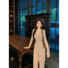 批发出大货 微喇叭裤<b class='q'>套</b><b class='q'>装</b><b class='q'>女</b>深秋冬季名媛小香风穿搭高级感御姐两件套