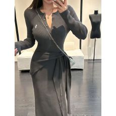 批发出大货 V领<b class='q'>连衣裙</b>女秋冬打底修身显瘦收腰高级感绑带<b class='q'>包臀</b>长裙子