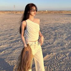 批发出大货 不规则气质白色斜肩高级感显瘦背心