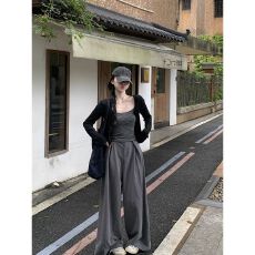 批发出大货 黑色气质长袖开衫女<b class='q'>秋</b>季内搭条纹吊带背心时尚套装