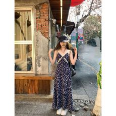 批发出大货 夏日穿搭红色碎花吊带连衣裙高级感裙