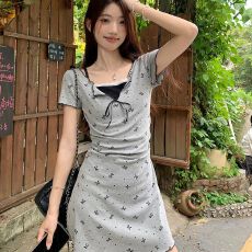 批发出大货  假两件蝴蝶结印花短袖<b class='q'>连衣裙</b>女气质蕾丝花边收腰A字长裙