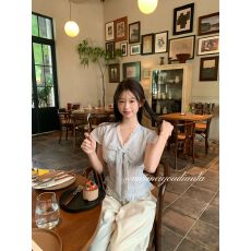 批发出大货 条纹短袖<b class='q'>衬衫</b><b class='q'>女装</b>夏季v领<b class='q'>衬衣</b>别致短款上衣