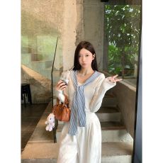 批发出大货 <b class='q'>条纹</b>拼接<b class='q'>长袖</b><b class='q'>T</b><b class='q'>恤</b>女秋季新款修身显瘦打底上衣