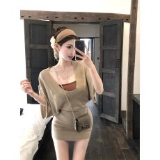 批发出大货 蝙蝠袖u领针织连衣裙女夏修身收腰短裙设计感叠穿包臀裙