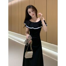 批发巨好看的黑色法式露肩<b class='q'>连衣裙</b>女夏季高冷御姐风修身显瘦气质长裙子