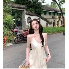 批发挂脖<b class='q'>雪纺</b><b class='q'>连衣裙</b>女夏季海边度假法式露背裙子高级感白色长裙