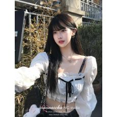 批发辣妹风白色泡泡袖<b class='q'>衬衫</b>女装夏季设计感<b class='q'>时尚</b>蕾丝拼接长袖短上衣