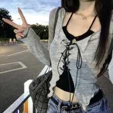 批发辣式小心机 吊带外搭开衫女早秋薄款甜辣设计感小众针织上衣