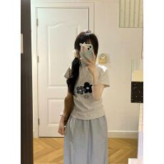 格纹花朵刺绣正肩短袖 T 恤女短款露腰韩系小个子百搭显瘦上衣