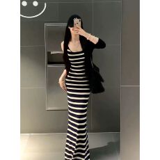 批发纯欲显瘦条纹吊带<b class='q'>连衣</b>裙高级感气质黑色开衫辣妹套装裙女