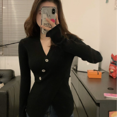 批发v领交叉<b class='q'>针织</b>打底衫女装秋季温柔风内搭开叉修身显瘦毛衣<b class='q'>上衣</b>