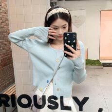 批发韩系蓝色短款<b class='q'>针织</b>开<b class='q'>衫</b>女2026秋季小个子慵懒软糯上衣