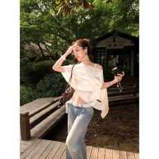 批发斜领露肩上衣女装秋季醋酸缎面<b class='q'>不规则</b>宽松一字肩黑色短款小衫