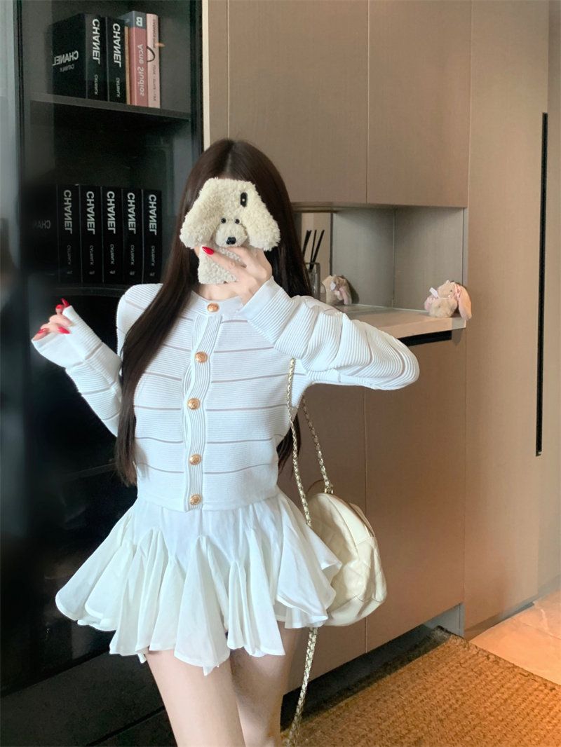 BY35623# 白色镂空长袖针织衫女装秋季小众短款开衫打底上衣 服裝批發女裝批發服飾貨源