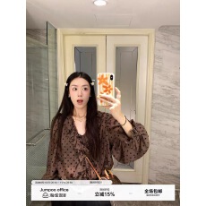 批发草莓跳 荷叶边v领喇叭袖波点衬衫女秋季气质减龄衬衣宽松显瘦上衣