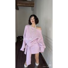 批发AS爱尚-感<b class='q'>宽松</b>慵懒蝙蝠针织衫+修身显瘦半身裙套装(配围巾)