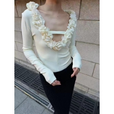 批发法式立体<b class='q'>花朵</b>性感v领长袖打底衫冬内搭纯欲辣妹抓绒保暖针织上衣