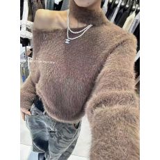 批发十三行正品2025冬季新款辣妹不规则斜领露肩挂脖小心机毛茸茸毛衣