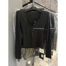 小时代秋冬新款韩版V领扣子女上衣潮修身显瘦百搭磨毛垫肩打底衫