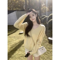 批发若语定制 奶乖毛衣 96.7绵羊毛v领宽松毛衣休闲温柔风打底<b class='q'>针织衫</b>