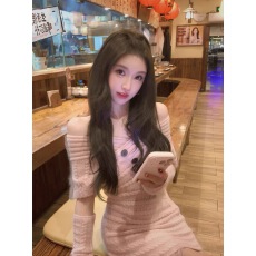 批发小岚同学「粉墨温香」法式温柔千金风修身一字肩针织<b class='q'>连衣裙</b>包臀裙