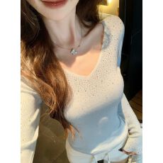 白色烫钻V领羊毛针织衫女秋冬法式绝美高级感修身内搭打底衫上衣