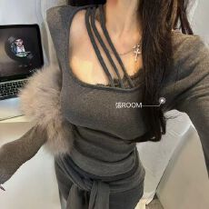 批发秋冬独特别致甜辣妹肩垫磨毛加绒打底衫女内搭设计感修身<b class='q'>长袖</b>上衣