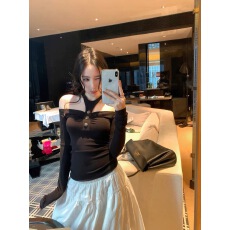 批发Wuu2sweet吴太甜 一字肩挂脖<b class='q'>长袖</b><b class='q'>T</b><b class='q'>恤</b>女2026春季轻熟小众露肩上衣