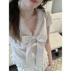 批发PtonUmi【速发】栀子清欢 蓝条纹v领上衣女夏蕾丝边<b class='q'>短袖</b>衬衫