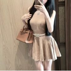 批发LXYG法式简约清冷气质百褶连衣裙女坑条掐腰显瘦小个子无袖针织裙