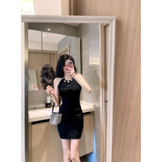 批发重工钉钻无袖挂脖连衣裙女夏季修身针织裙子纯欲收腰包臀短裙