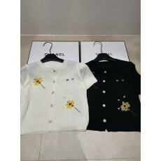 批发2026夏季新款<b class='q'>圆领</b>毛<b class='q'>针织</b><b class='q'>开衫</b>短袖重工蜻蜓彩色钉珠轻熟风女上衣