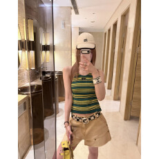 批发2026夏季吊带挂脖背心露背绑绳蝴蝶结绿色性感胸前贴布字母女上衣