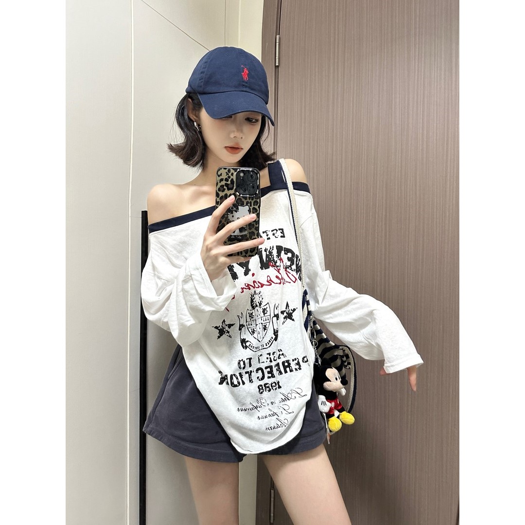 FA36891# 早秋美式辣妹斜肩T恤上衣女字母印花宽松露肩薄款长袖罩衫 服裝批發女裝批發服飾貨源