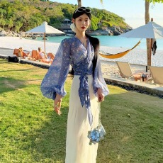 批发夏季法式设计感交叉绑带收腰雪纺小衫蓝色v领<b class='q'>碎花</b>衬衫女