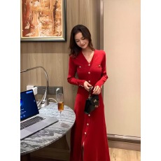 批发高级感<b class='q'>气质</b>针织连衣裙女秋冬新款配大衣修身显瘦内搭打底毛衣长裙