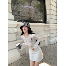 批发高级感镂空长袖针织连衣裙女<b class='q'>秋</b>季巨好看的掐腰收腰显瘦气质短裙子