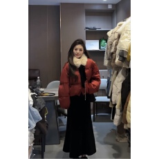 批发毛领洋气圣诞新年红短款羽绒服女冬季新款韩版宽松白鸭绒保暖外套