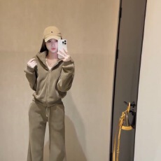 批发韩系毛绒感<b class='q'>休闲</b>套装女冬季慵懒风连帽拉链<b class='q'>外套</b>+直筒阔腿裤两件套