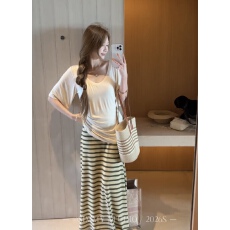 批发韩系性感风辣妹<b class='q'>长袖</b>U领上衣女春季新款高腰显瘦<b class='q'>条纹</b>半身裙两件套