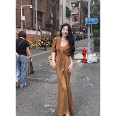 批发纯欲风优雅镂空针织连衣裙套装女<b class='q'>夏</b>季针织修身长裙外披气质两件套