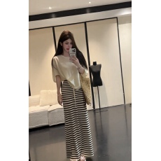 批发巨好看绝美减龄套装女2026<b class='q'>夏</b>韩版纯欲风针织衫+条纹半身裙两件套