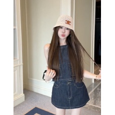 批发夏日绝美法式蓝色<b class='q'>牛仔</b>无袖连衣裙子女夏季2026新款小个子短裙套装