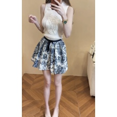 批发夏季修身翻领无袖针织上衣+系带印花半身裙高腰显瘦气质淑女套装