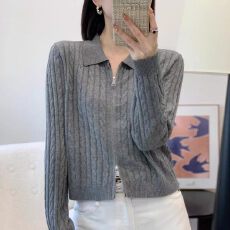 批发新款灰色翻领双拉链针织开衫女短款麻花毛衣春秋小个子显瘦上衣女