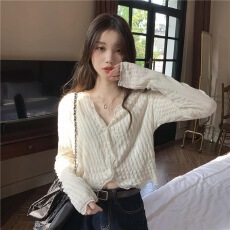 批发<b class='q'>韩版</b>V领蕾丝边长袖衬衫女设计感百搭甜美气质显瘦上衣