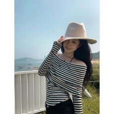 批发独特别致甜辣妹修身条纹一字<b class='q'>露肩</b>上衣高级设计感小众打底衫女春季