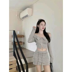 批发一字肩运动休闲学院套装2025春季新款<b class='q'>百搭</b>包臀辣妹短裙抽绳两件套