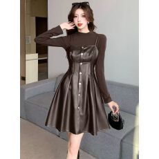 批发2025<b class='q'>秋</b>冬新款时尚皮裙连衣裙套装两件套女单排扣高腰吊带裙